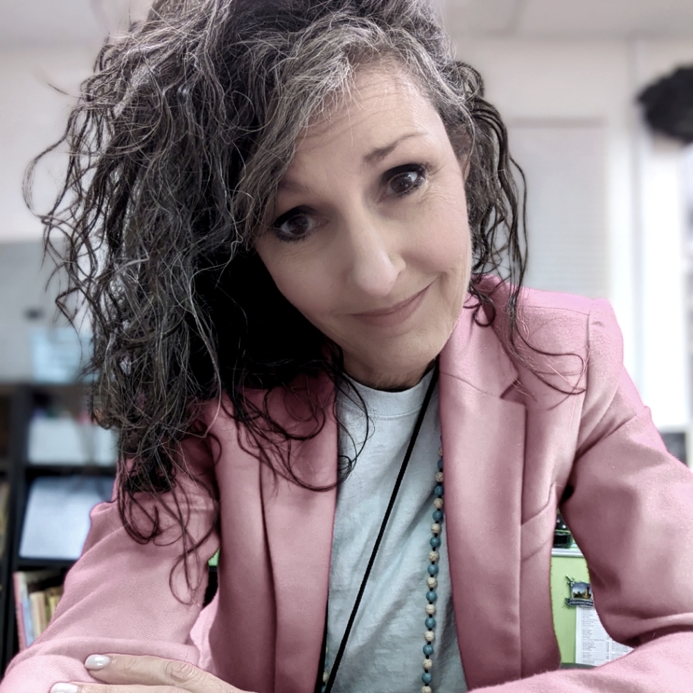 Hey there! I'm Scarlett-Ann 💗👠👙🌴🪴